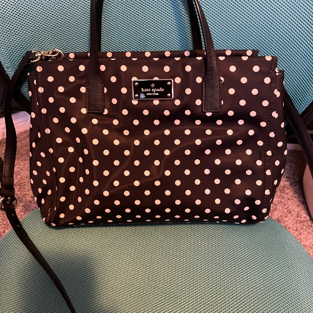 Kate Spade polkadot tote. Excellent condition. Cross body strap included
